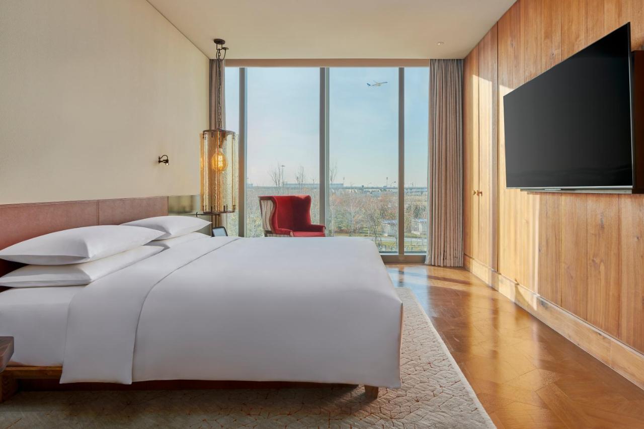 Hotel Mumian Beijing Daxing International Airport, Part Of Hyatt Zewnętrze zdjęcie A guest room at the hotel
